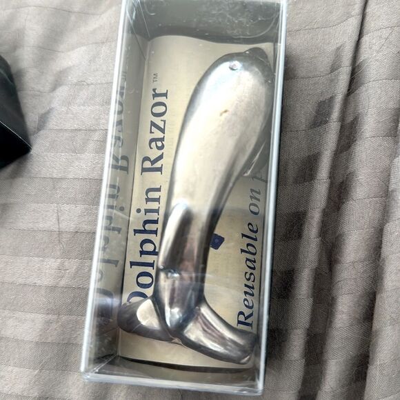 Vintage new in box C.A. Daniel’s - Cintika collectible Dolfin razor sleek silver - Picture 3 of 5